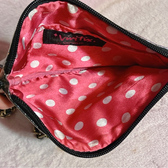 🎉HP!🎉 Sanrio Vivitix Hello Kitty Glitter Crossbody Bag - Picture 6 of 11